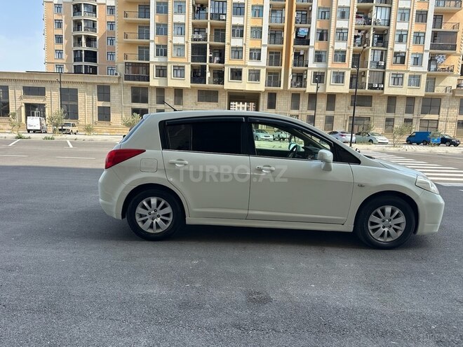 Nissan Tiida-10