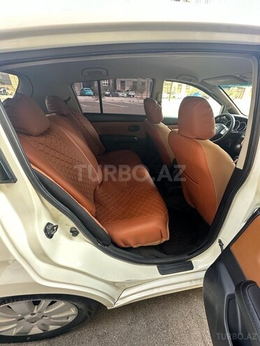 Nissan Tiida-14