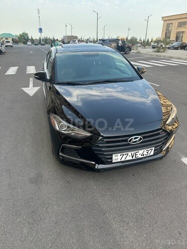 Hyundai Elantra-4