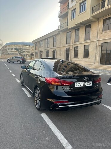 Hyundai Elantra-8