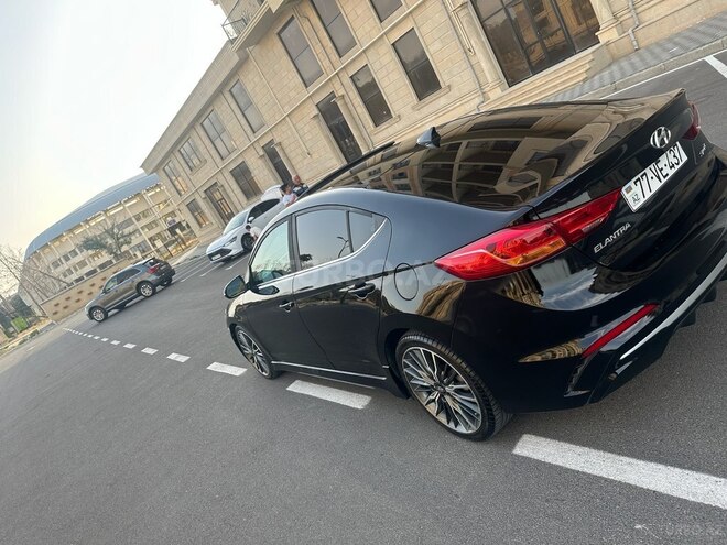 Hyundai Elantra-9