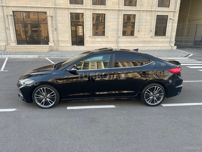 Hyundai Elantra-6