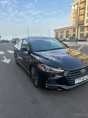 Hyundai Elantra-3