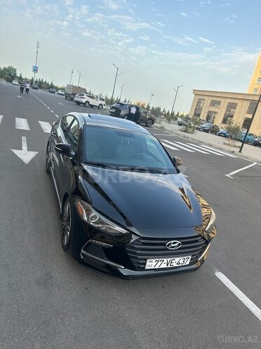 Hyundai Elantra-13