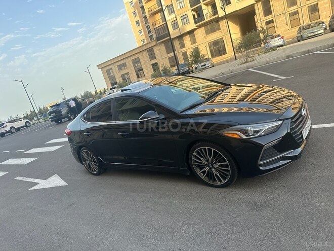 Hyundai Elantra-12