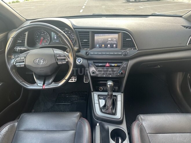 Hyundai Elantra-20