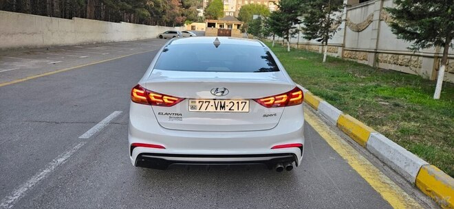 Hyundai Elantra 2017, 202,246 km - 1.6 л - Bakı