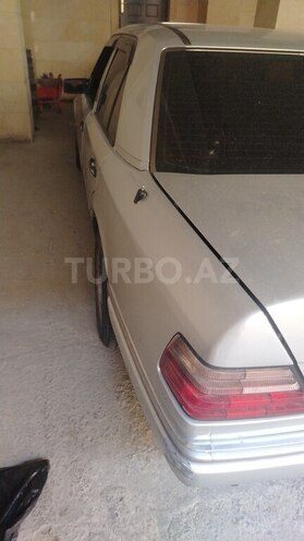 Mercedes E 220 1995, 300,000 km - 2.2 l - Bakı