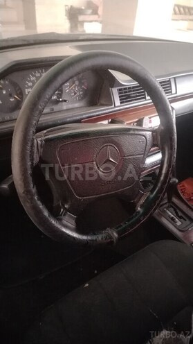 Mercedes E 220 1995, 300,000 km - 2.2 l - Bakı