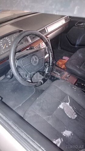 Mercedes E 220 1995, 300,000 km - 2.2 l - Bakı