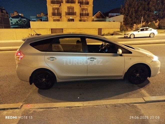 Toyota Prius V 2012, 110,000 km - 1.8 л - Bakı