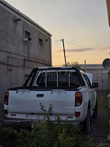Mitsubishi L200 2007, 417,000 km - 2.5 l - Bakı
