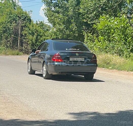 Mercedes E 220 d 2002, 495,805 km - 2.2 л - Tovuz