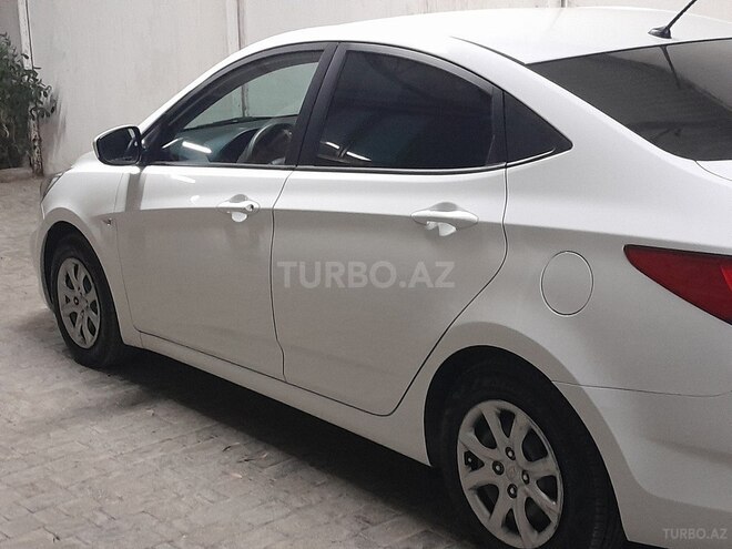 Hyundai Accent 2015, 90,900 km - 1.6 л - Bakı