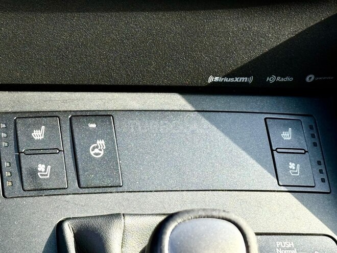 Lexus IS 300-10