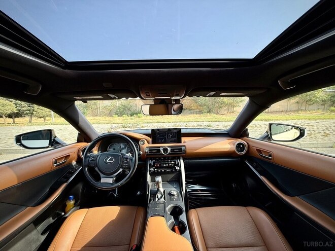 Lexus IS 300-8