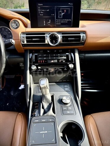 Lexus IS 300-11