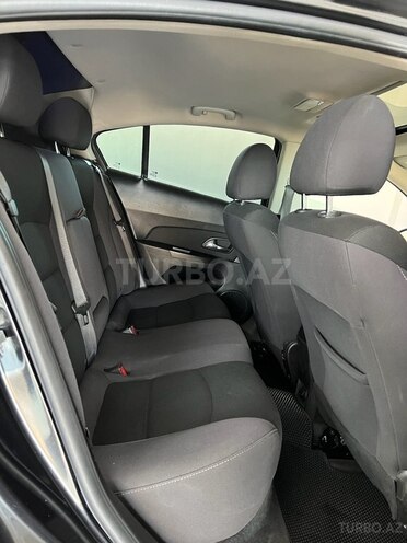 Chevrolet Cruze-13
