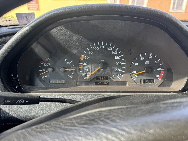 Mercedes C 180 1999, 257,000 km - 1.8 l - Bakı