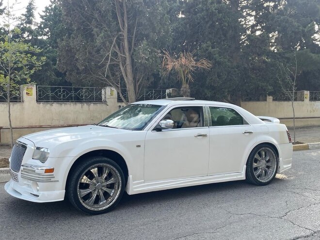 Chrysler 300C-2