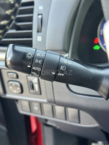 Lexus CT 200h-12