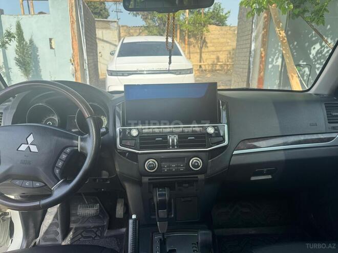 Mitsubishi Pajero 2010, 221,259 km - 3.5 л - Bakı