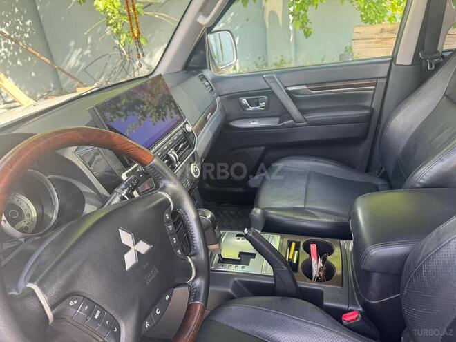 Mitsubishi Pajero 2010, 221,259 km - 3.5 л - Bakı