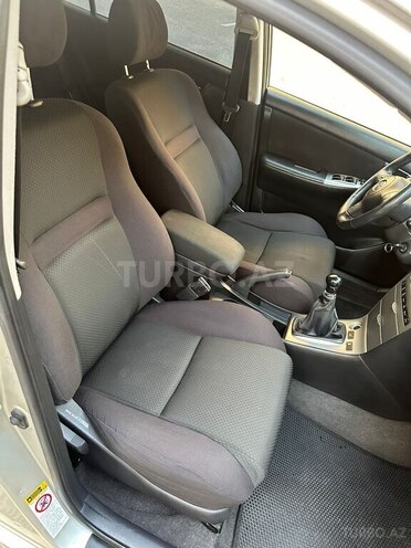 Toyota Corolla 2004, 185,000 km - 1.4 l - Bakı