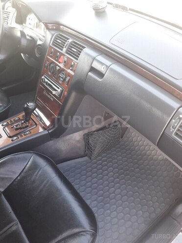 Mercedes E 280 1999, 268,000 km - 2.8 l - Bakı