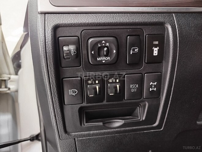 Toyota Land Cruiser-17