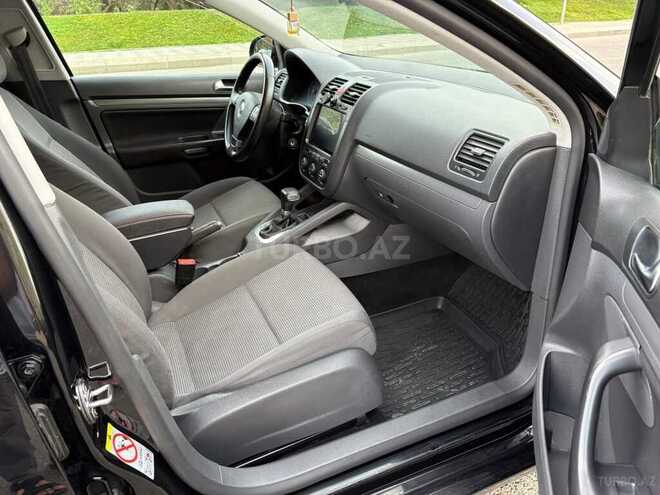 Volkswagen Jetta-12