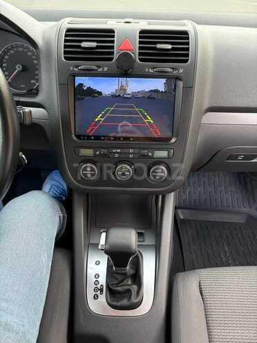Volkswagen Jetta-11