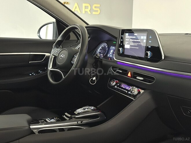Hyundai Sonata-12