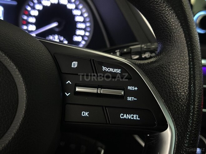 Hyundai Sonata-24