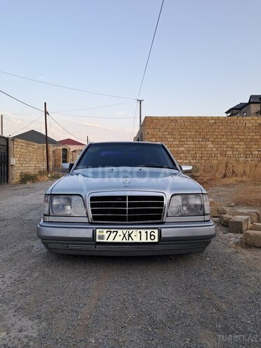 Mercedes E 220 1994, 313,923 km - 2.2 l - Bakı