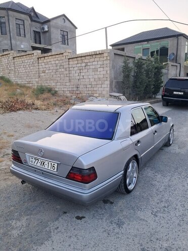 Mercedes E 220 1994, 313,923 km - 2.2 l - Bakı