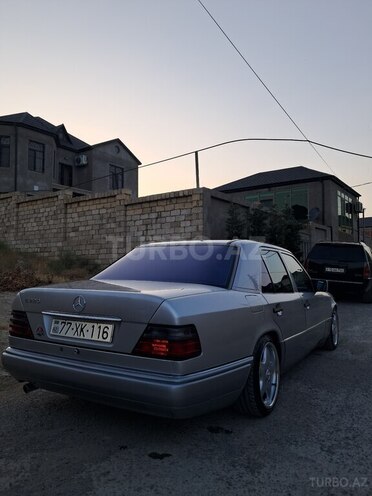 Mercedes E 220 1994, 313,923 km - 2.2 l - Bakı