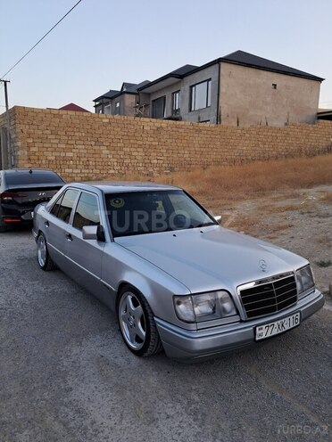 Mercedes E 220 1994, 313,923 km - 2.2 l - Bakı