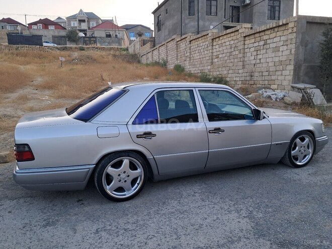 Mercedes E 220 1994, 313,923 km - 2.2 l - Bakı