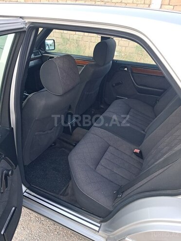 Mercedes E 220 1994, 313,923 km - 2.2 l - Bakı