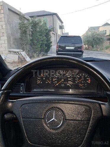 Mercedes E 220 1994, 313,923 km - 2.2 l - Bakı