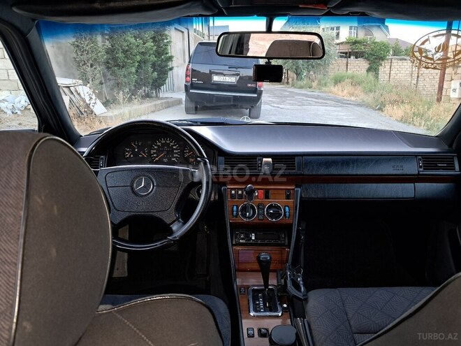 Mercedes E 220 1994, 313,923 km - 2.2 l - Bakı