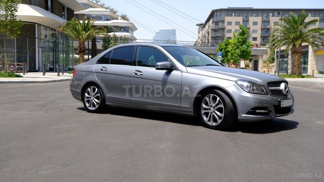 Mercedes C 220 d 2012, 240,000 km - 2.2 l - Bakı
