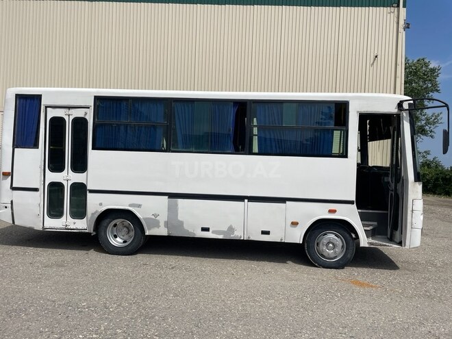 Isuzu Ecobus 2012, 275,000 km - 4.6 l - Qusar