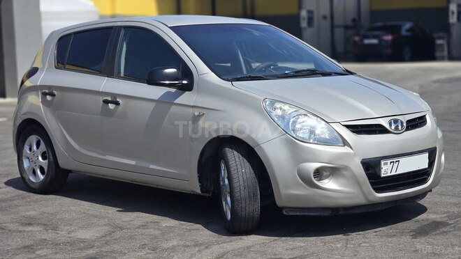Hyundai i20 2010, 327,000 km - 1.4 l - Bakı