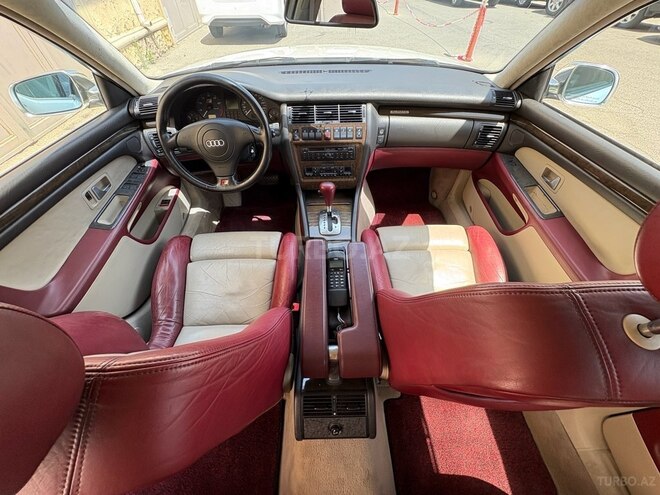 Audi S8-13