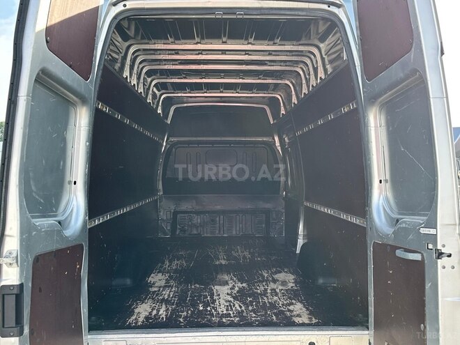 Ford Transit-6