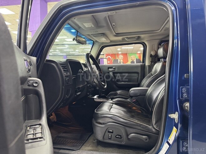 Hummer H3-9
