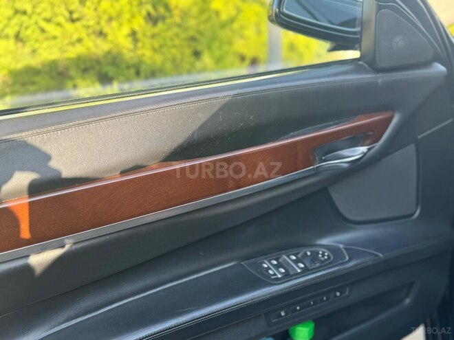BMW 750 2010, 289,000 km - 4.4 l - Bakı