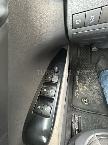 Toyota Camry-8